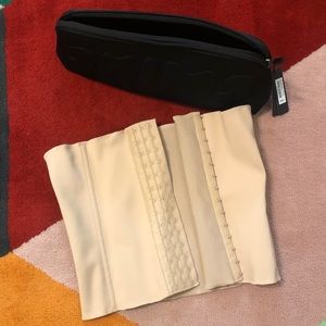 SKIMS waist trainer - NWT